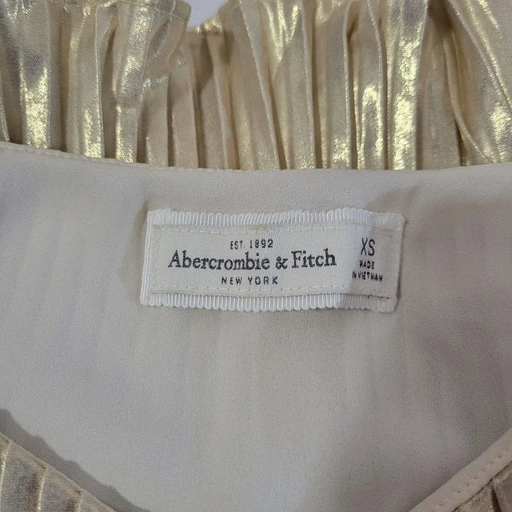 Abercrombie & Fitch Mettalic Gold Swing Top Womens XS Pleated Party Glam Sexy
